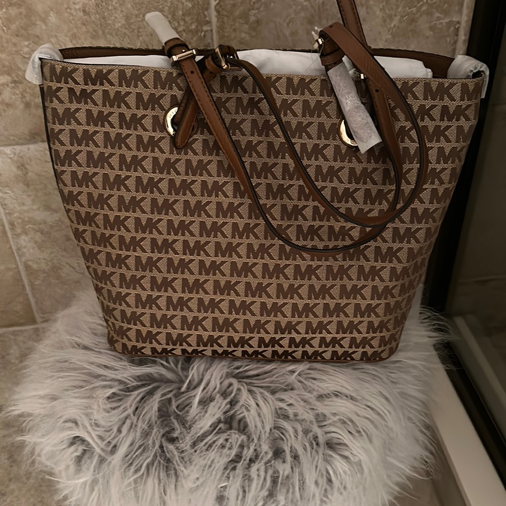 Michaels Kors Purse Brand New Michaels Kors Purse Brand New